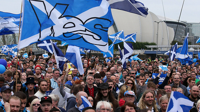הפגנת תומכי העצמאות לסקוטלנד (צילום: MCT) (צילום: MCT)