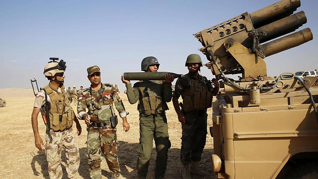 הלוחמים הכורדים מוכנים לקרב (צילום: רויטרס) (צילום: רויטרס)