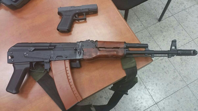 The replica rifle found at a suspect's house. (Photo: Police Spokesperson's Unit) (Photo: Police Spokesperson's Unit)