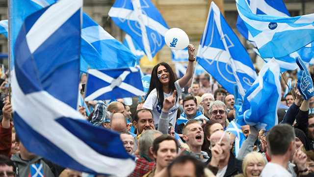Supporters of the 'Yes' campaign in Glasgow (Photo: Reuters)
