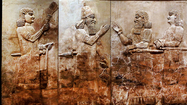 A bas-relief displayed at the Iraqi National Museum in Baghdad (Photo: AP)