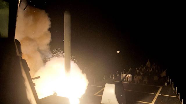Cruise missile launched from US ship (Photo: AP)