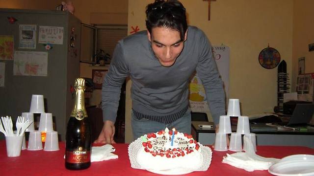 ביום הולדתו ה-18 (צילום: AP) (צילום: AP)