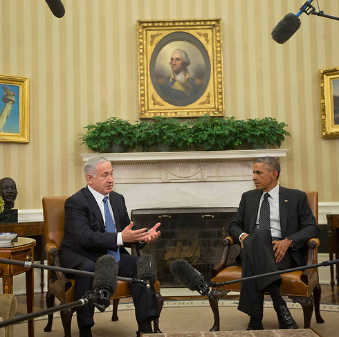 בממשל בוושינגטון לא אהבו את החזרה מ"נאום בר אילן". אובמה ונתניהו (ארכיון) (צילום: AFP) (צילום: AFP)
