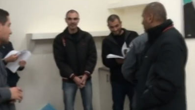 הנאשם המרכזי זאזה צדיק אחרי מעצרו (צילום: משטרת ישראל) (צילום: משטרת ישראל)