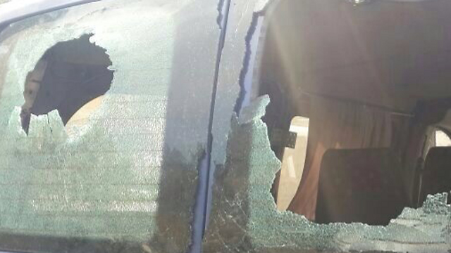Damage caused to the car from the stone throwing (Photo: News 0404)