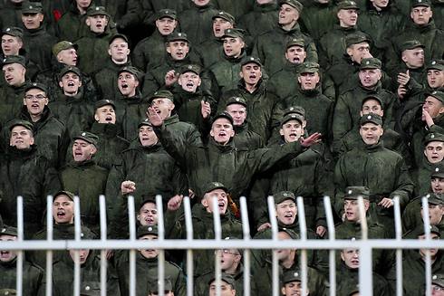 חיילים רוסים מעודדים את קרסנודר (צילום: AFP) (צילום: AFP)