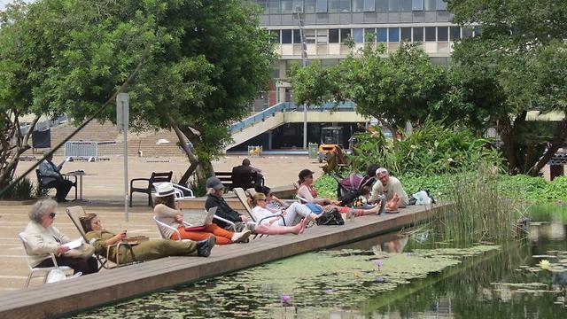 הבריכה האקולוגית בכיכר רבין (צילום: באדיבות עיריית ת"א) (צילום: באדיבות עיריית ת