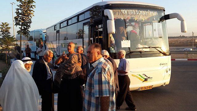 Palestinian worshipers on their way to Jerusalem earlier Sunday (Photo: Roee Idan) (Photo: Roee Idan)