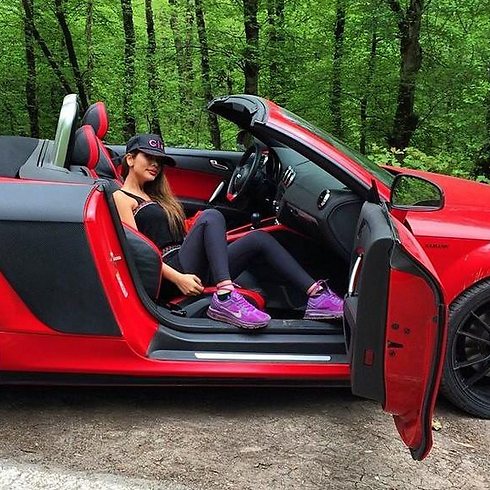 Sports cars and designer clothes (Photo: Instagram)