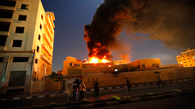 Explosion at French Cultural Center in Gaza (Photo: EPA) (Photo: EPA)