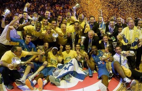 השלישית הכי גדולה בתולדות אירופה. מכבי תל-אביב בכדורסל (צילום: AFP) (צילום: AFP)