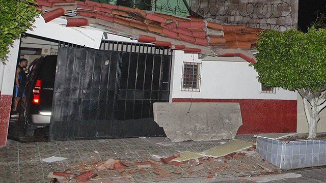 נזק קל למבנים בסן סלבדור, אל סלבדור (צילום: EPA) (צילום: EPA)
