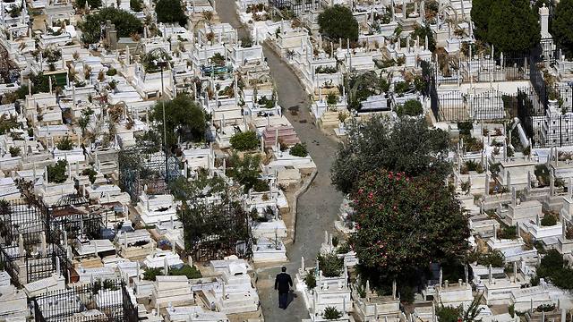 בית קברות סוני הממוקם מצפון לביירות (צילום: AP) (צילום: AP)