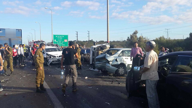 Scene of accident near Be'er Sheva (Photo: Herzl Yosef) (Photo: Herzl Yosef)