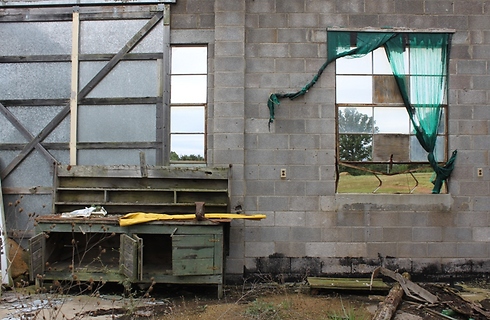 מפעלים בלי נשמה (צילום: abandoned playgrounds)