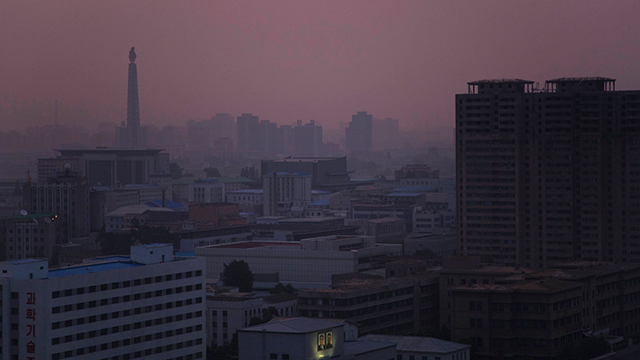 עיר חשוכה. פיונגיאנג הבירה (צילום: AP) (צילום: AP)