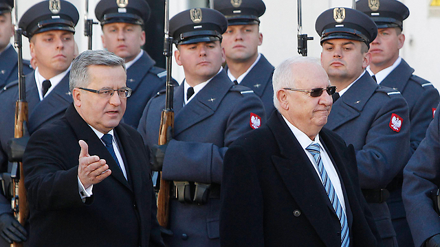 ריבלין ונשיא פולין קומורובסקי (צילום: AP) (צילום: AP)
