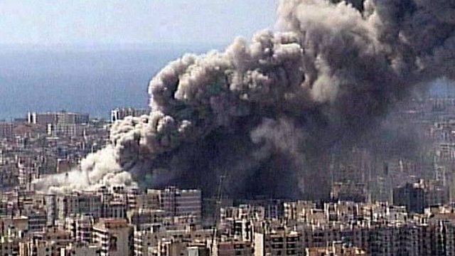 הפצצה ישראלית בביירות במלחמת לבנוון השנייה, 2006 (צילום: רויטרס) (צילום: רויטרס)