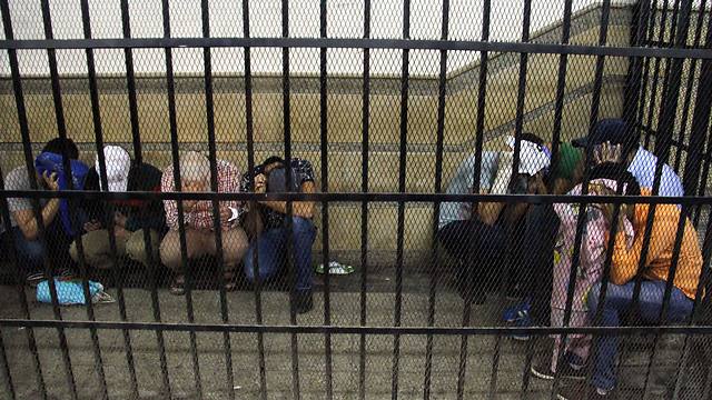עצורים במצרים חשודים בהשתתפות בחתונת גאים (צילום: AFP) (צילום: AFP)