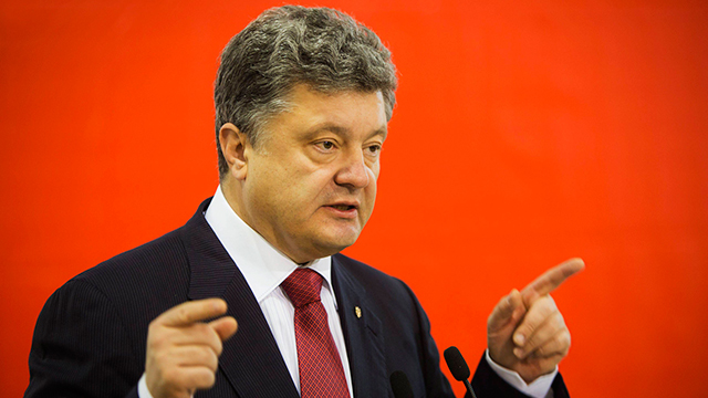 "הבדלנים הפרו את ההסכם שחתמו עליו". נשיא אוקראינה פורושנקו (צילום: רויטרס) (צילום: רויטרס)