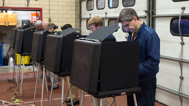 US citizens vote during Midterm Elections on Tuesday. (Photo: EPA) (Photo:EPA)