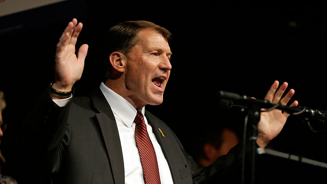 Republican Mike Rounds defeats Democrat Rick Weiland in South Dakota (Photo: AP)