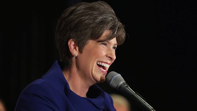 Republican Joni Ernst takes tightly contested Iowa Senate race over Democratic Rep. Bruce Braley (Photo: AFP)
