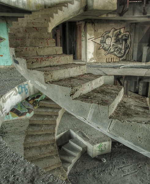 מדרגות לשום מקום (צילום: דודי מליץ) (צילום: עפר קידר)