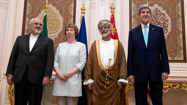 Iran's Zarif with Kerry and EU's Ashton in Oman (Photo: Reuters)