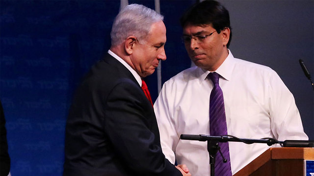 MK Danon (right) and Netanyahu. (Photo: Motti Kimchi) (Photo: Motti Kimchi)