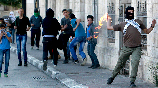 Violence between police and Palestinians in the West Bank. (Photo: AFP) (Photo: AFP)