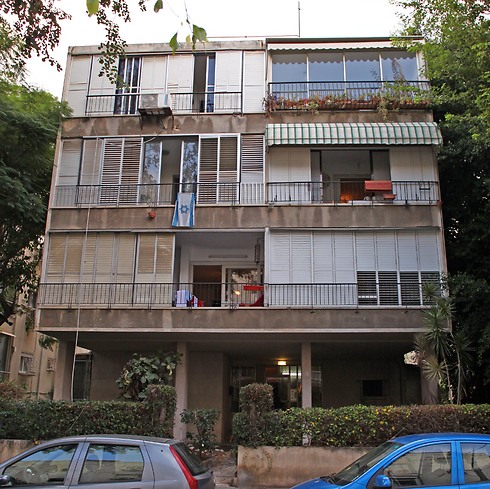 הבניין ברחוב יהושע בן נון בת"א לפני השיפוץ (צילום: חברת ינושבסקי) (צילום: חברת ינושבסקי)