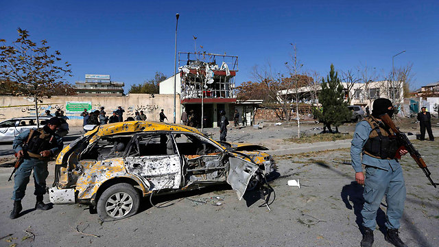 יותר מעשרה פצועים. זירת הפיגוע בקאבול (צילום: רויטרס) (צילום: רויטרס)
