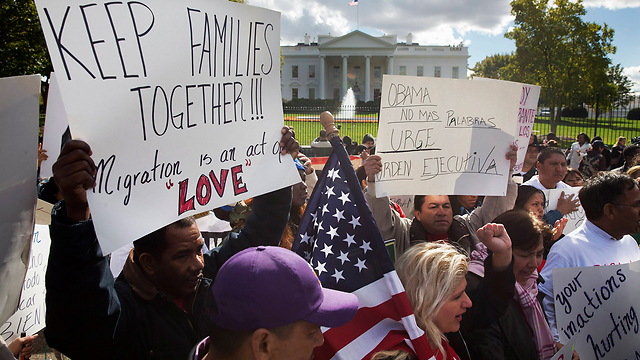 Supporters of Obama's immigration reform outside of the White House in Washington D.C. (Photo: Associated Press) (Photo: Associated Press)