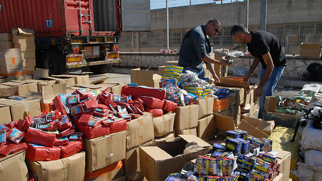 Police seize large shipment of fireworks and other arms headed for East Jerusalem (Photo: Israel Police)