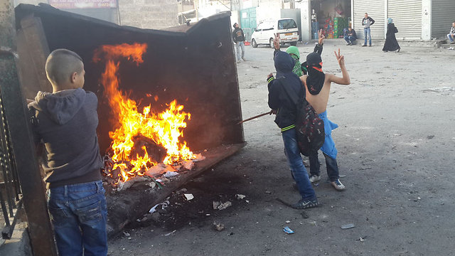 Arab children in East Jerusalem throw stones and set fires during protests. (Photo: Mohammed Shinawi)  (Photo: Mohammed Shinawi)