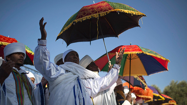Israeli-Ethiopian elders performing the Sigid ritual in Jerusalem (Photo: Reuters)
