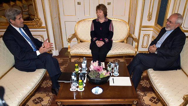 John Kerry, Catherine Ashton and Mohammad Zarif meeting Saturday in Vienna. (Photo: AP) (Photo: AP)