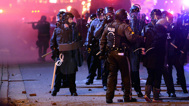 Police in riot control gear (Photo: AFP)