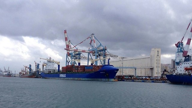 Ships dock at Haifa port (Photo: Haifa Port)