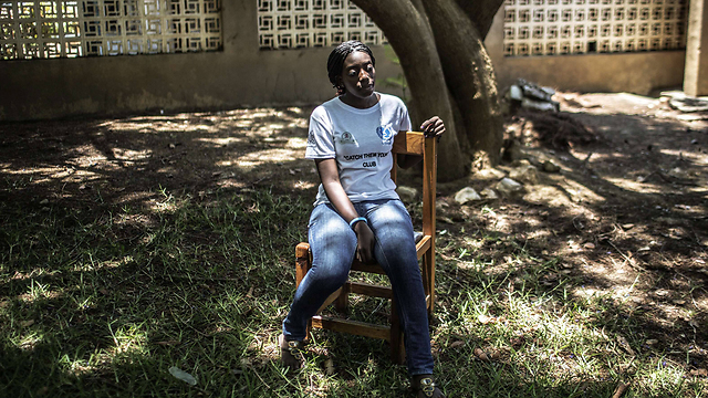 "אנשים הורגים את עצמם כי חושבים שזה סוף העולם". צ'ילופיה מוואנאגומבי, נשאית איידס בת 19 (צילום: AFP) (צילום: AFP)