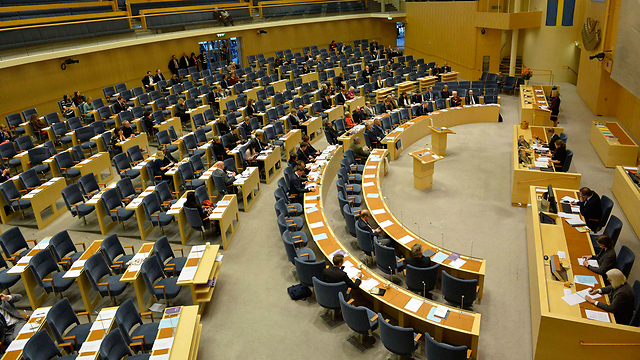 פעם נתפשה שבדיה כאי של יציבות פוליטית וכלכלית. הפרלמנט בסטוקהולם (צילום: רויטרס) (צילום: רויטרס)
