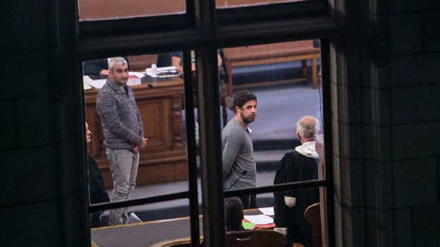 אריק רוביק וקלוד חייט בבית המשפט בפריז (צילום: ליאור ניר) (צילום: ליאור ניר)