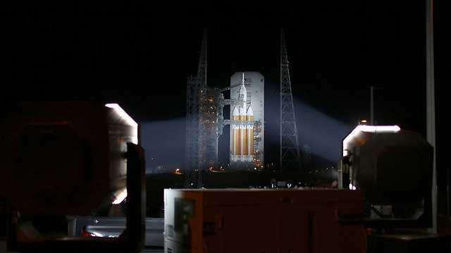 דלתא 4, על כן השיגור לפנות בוקר (צילום: AFP) (צילום: AFP)