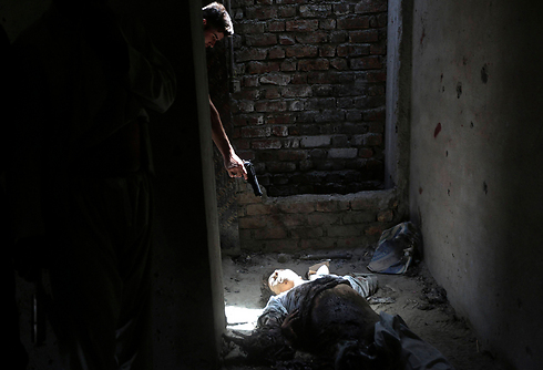 הצלם עומר סובחאני תיעד חיסול מחבל בקאבול, אפגניסטן (צילום: רויטרס) (צילום: רויטרס)