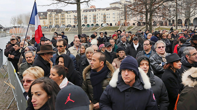 Rally against anti-Semitism in Paris suburb of Creteil (Photo: AP) (Photo: AP)