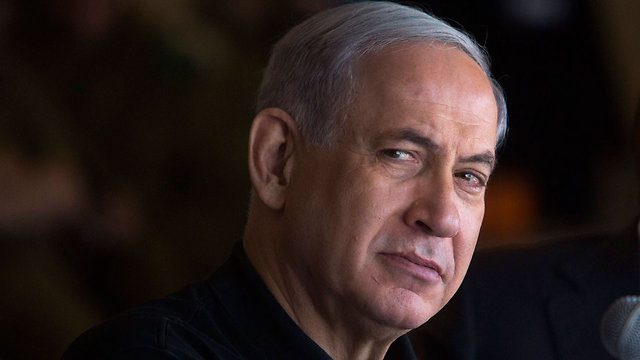 Netanyahu, the matchmaker for Livni and Herzog (Photo: EPA)