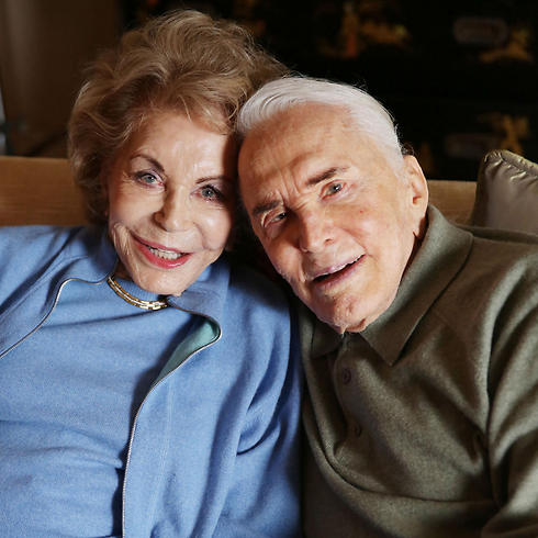 Kirk Douglas and wife Anne Douglas pose for a portrait (Photo: AP) (Photo: AP)
