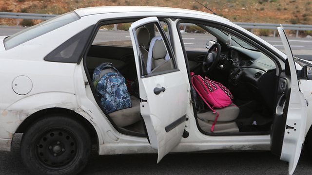 הרכב שבו ישבו האם עם שלוש בנותיה ואחייניתה (צילום: אלכס קולומויסקי, "ידיעות אחרונות") (צילום: אלכס קולומויסקי, 